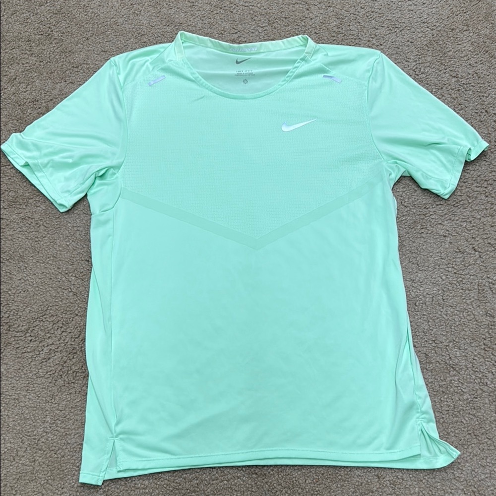 Nike men’s running shirt. Size Small. NWOT!